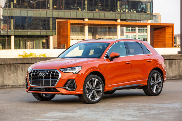 AUDI Q3 (2019-) B2