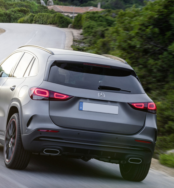 Mercedes-Benz GLA (2020-) фонари